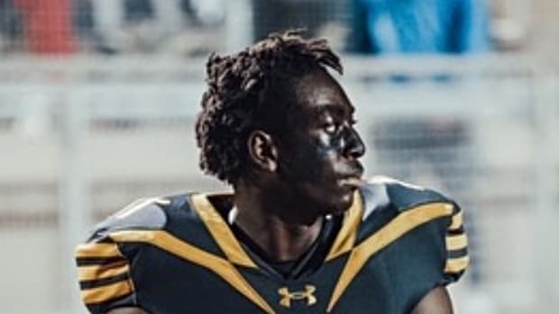 Smith Orogbo Defensive End Alief (Texas) Hastings - 2025